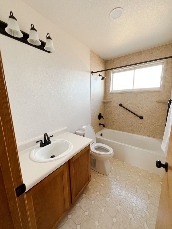 Top Bathroom Remodeling Companies in Hurst, TX